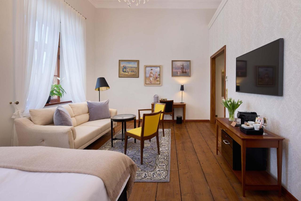 Schloss Fellin Boutique Hotel And Spa วิลยันดี ภายนอก รูปภาพ