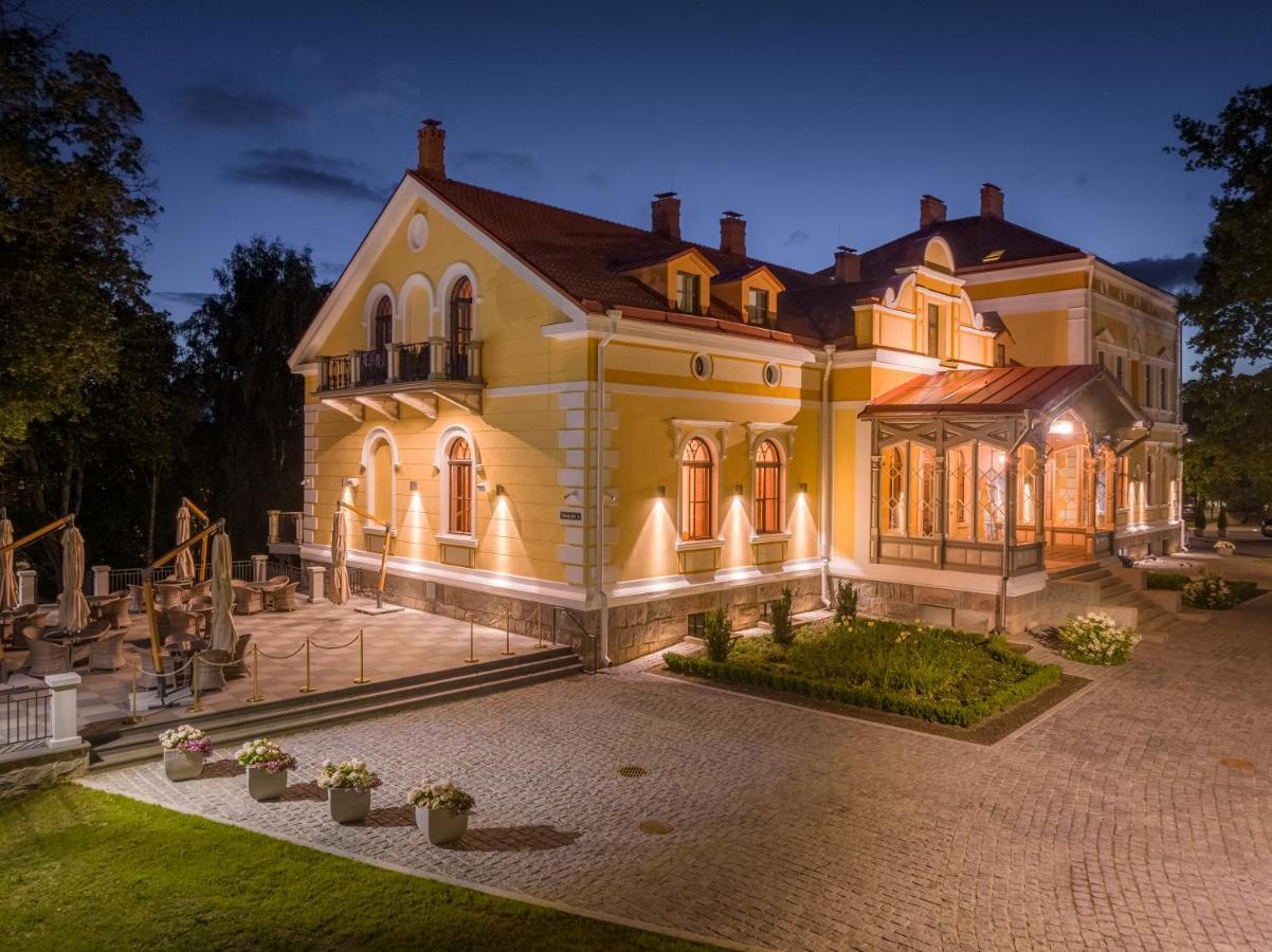Schloss Fellin Boutique Hotel And Spa วิลยันดี ภายนอก รูปภาพ