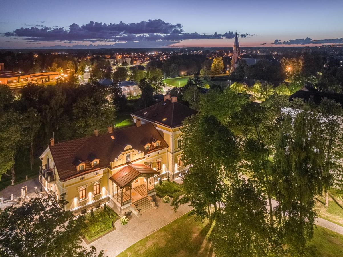 Schloss Fellin Boutique Hotel And Spa วิลยันดี ภายนอก รูปภาพ